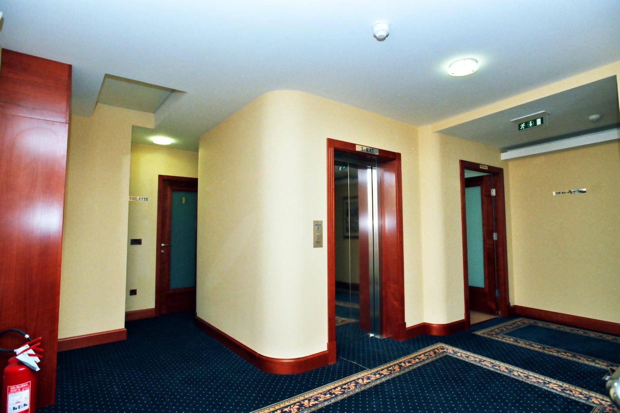 Hotel Savus Slavonski Brod Exterior photo