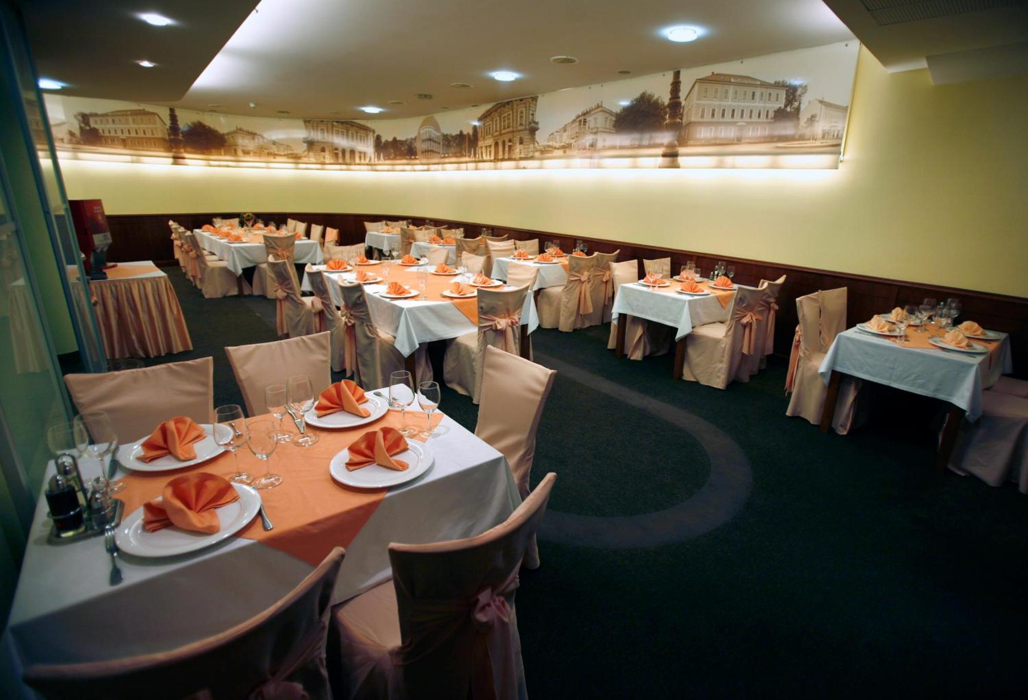 Hotel Savus Slavonski Brod Exterior photo