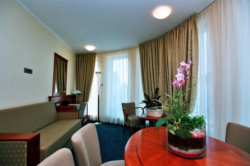 Hotel Savus Slavonski Brod Exterior photo