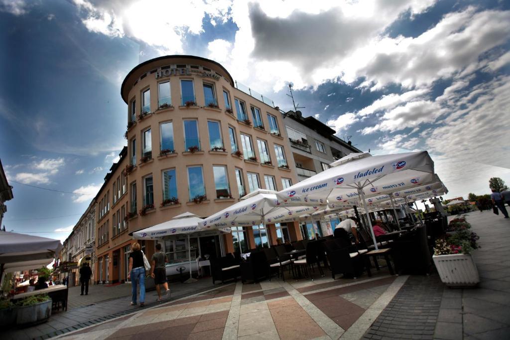 Hotel Savus Slavonski Brod Exterior photo