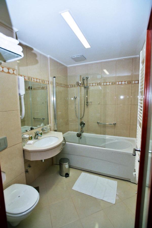 Hotel Savus Slavonski Brod Room photo