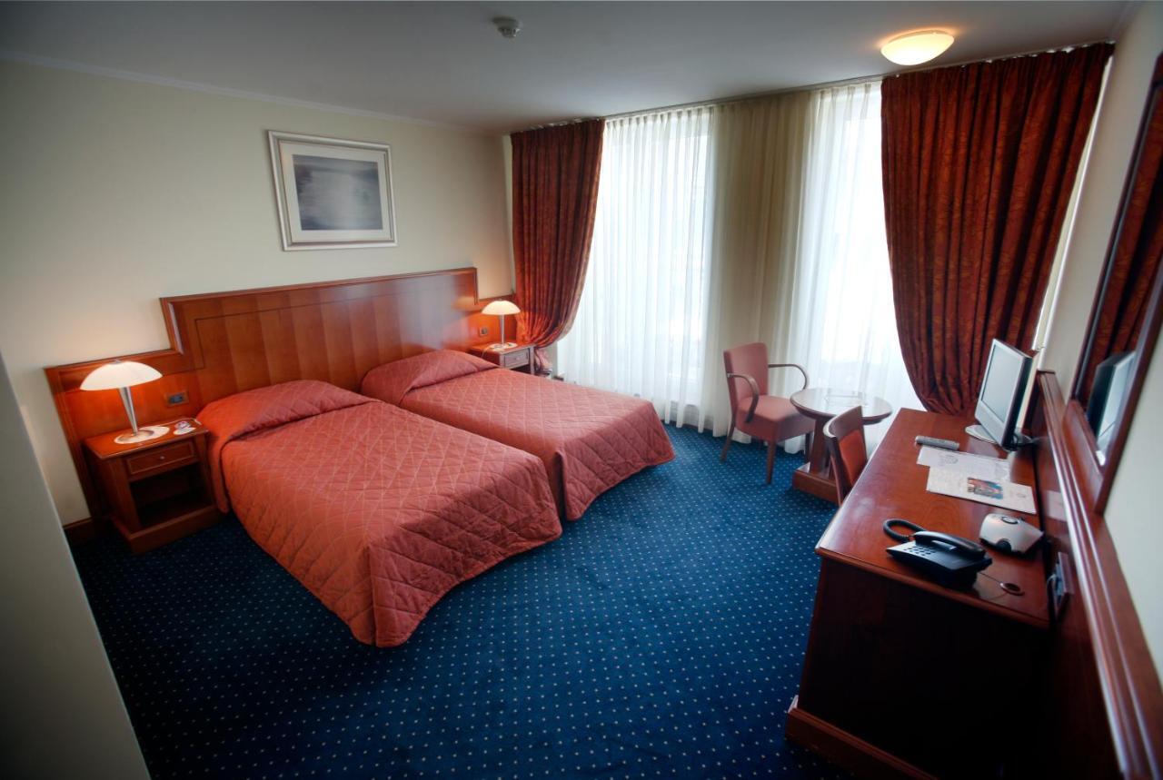 Hotel Savus Slavonski Brod Exterior photo