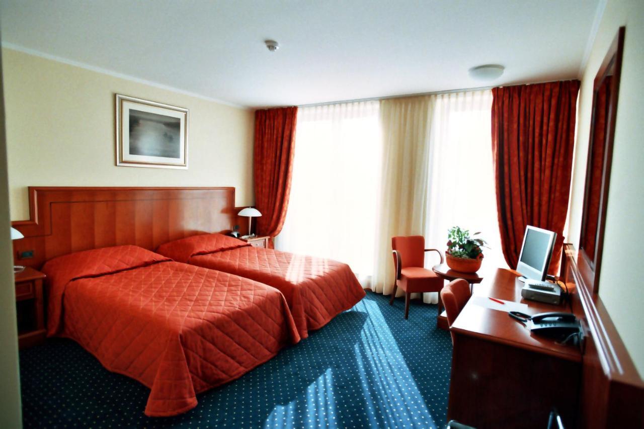 Hotel Savus Slavonski Brod Room photo